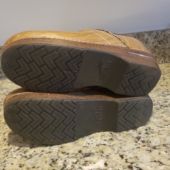 Dansko Women's Clogs size 8.5-9 - Picture 5 of 12